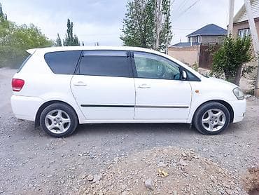 портер рядом: Toyota Ipsum: 2001 г., 2.4 л, Автомат, Бензин, Минивэн — 4