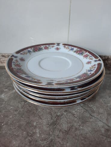 посуда пияла: Кесе по 150с, тарелки советские по 100 с — 9