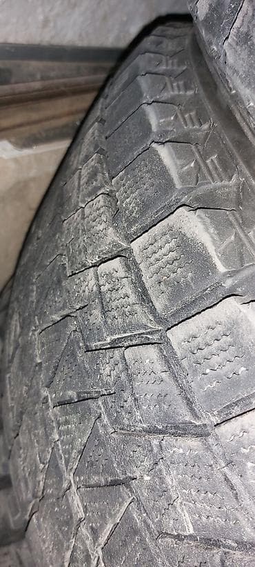 65: Шины 235 / 65 / R 17, Зима, Б/у, Комплект, Внедорожные (АТ/МТ), Япония, Bridgestone — 9
