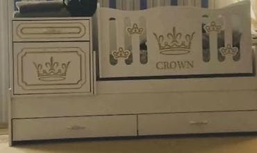 Кресла: Детская кровать-манеж «Crown» с бортиком и встроенной тумбой/комодом — 1