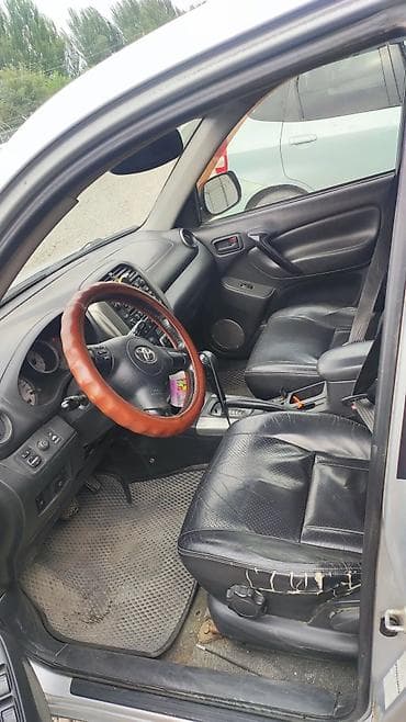экспедиционные канистры: Toyota RAV4: 2004 г., Автомат, Бензин, Кроссовер — 2