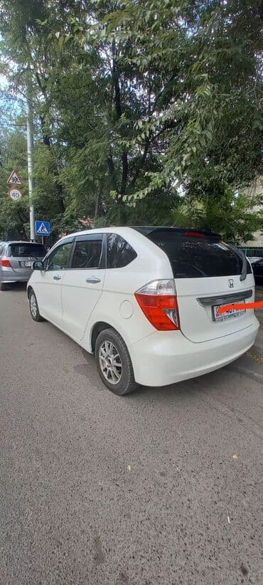 срочно продам авто в связи с переездом: Honda Edix: 2004 г., 1.7 л, Автомат, Бензиновая, Универсал — 3