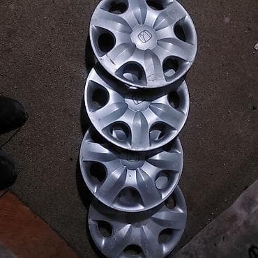 civic: Шины 195 55 15 комплект 9000сом двери правые стороны по 500сом колпак — 2