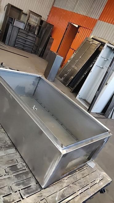 Требуется сварщик на полуавтомат на постоянную работу. З/п. обед