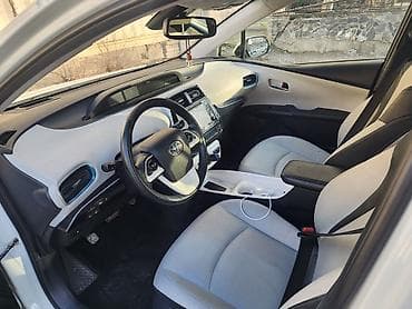 Унаа сатуу: Toyota Prius: 2017 г., 1.8 л, Автомат, Гибрид, Хетчбек — 4