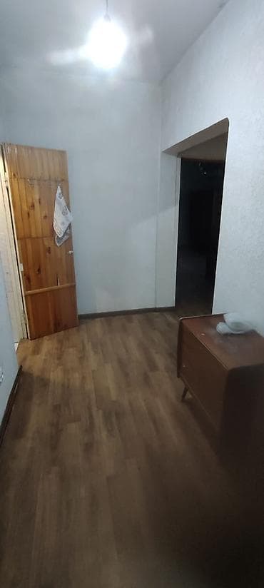 Бөлмөлөр: Сдаётся однокомнатная квартира в центре, район ЦУМа, ГУМ,Дордой Плаза — 6