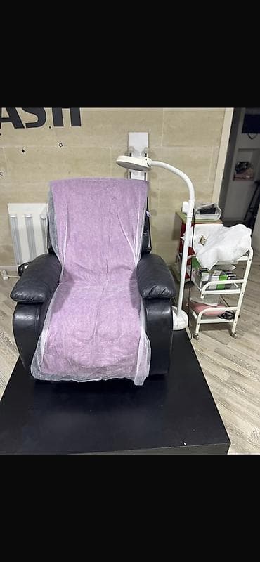 продается офис: Сдаётся маникюрный стол в центре города (золотой квадрат) 💅 ✔ Доступ — 4