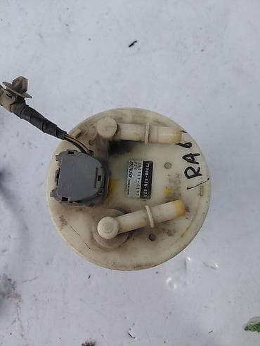 Автохимия: Бензонасос Honda 2002 г., Б/у, Оригинал, Япония — 1