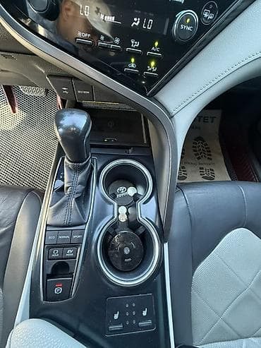 люк 124: Toyota Camry: 2019 г., 2.5 л, Автомат, Гибрид, Седан — 8