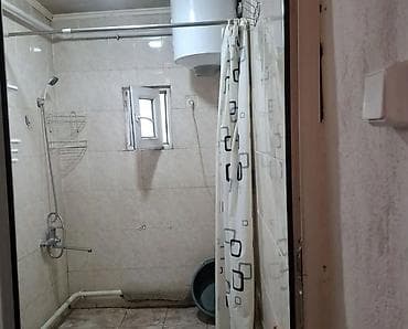 Сдаётся небольшая студия с отдельным входом. Депозит договорный Район