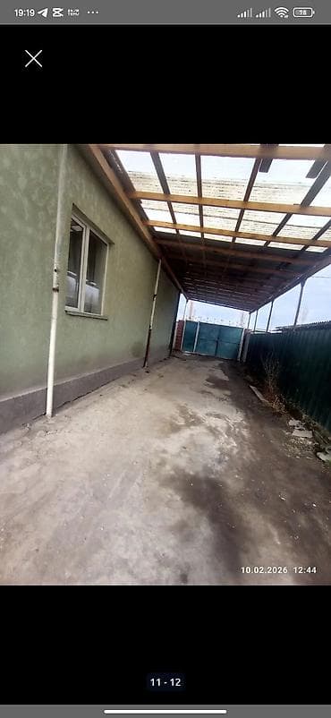двухэтажные дома: Продаётся жилой дом с большим двором и хозяйственными постройками — 1