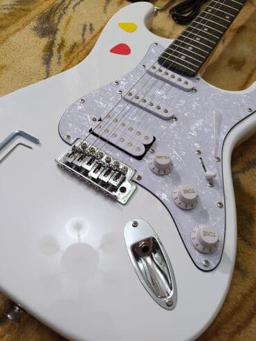 Гитары: Мощная реплика легендарного Fender Stratocaster! Белый корпус — 2