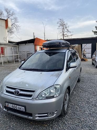 Toyota Ipsum: 2003 г., 2.4 л, Автомат, Газ, Минивэн