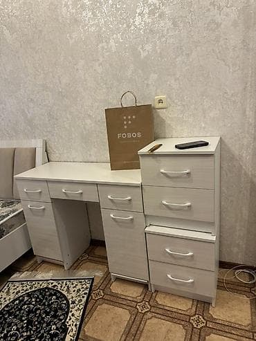 двухспалки: Спальный гарнитур в светлых тонах (белый/светлый дуб). Комплект — 3