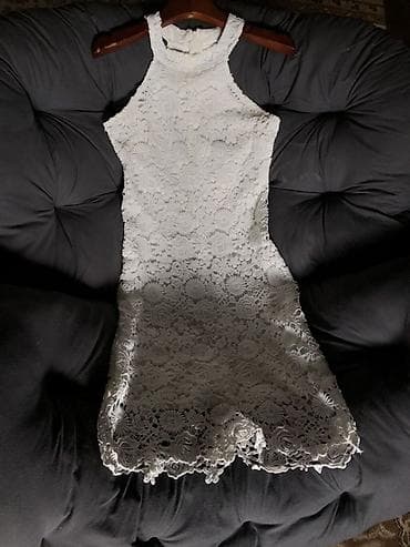 Белое кружевное платье, размер м - Силуэт: приталенное мини/выше