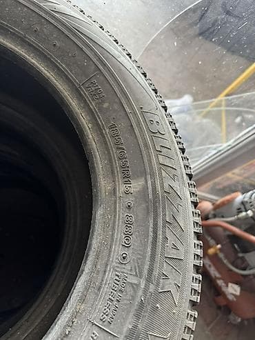 щины 15: Зимние шины Bridgestone Blizzak VRX (без шипов), комплект 4 шт. - — 1