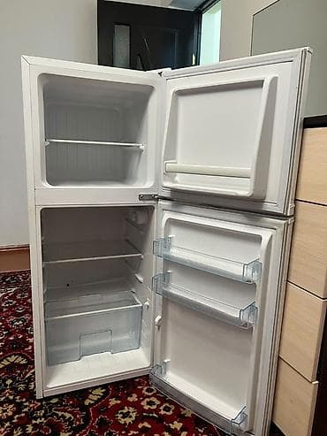 table fan: Компактный двухкамерный холодильник с верхней морозильной камерой — 2