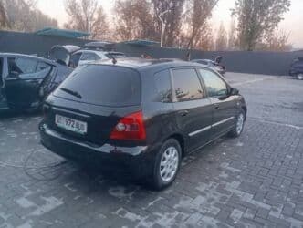 срочно продаю в связи с переездом: Honda Civic: 2003 г., 1.6 л, Механика, Бензин, Хэтчбэк — 4