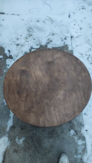 офисные столы ош: Продаю не высокие столы круглые, делали для бара для тапчанов — 2