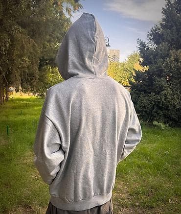 худи на замке: Серое худи на молнии с капюшоном - Универсальный базовый дизайн без — 2