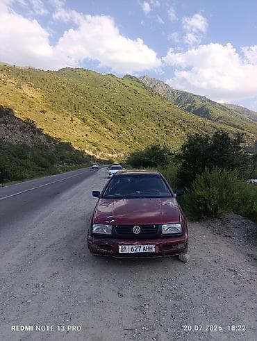 Volkswagen Vento: 1993 г., 1.8 л, Механика, Газ, Седан — 5