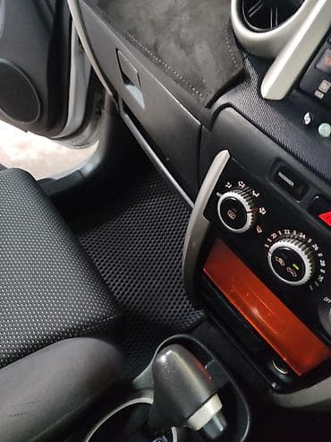 r16 225 55: Toyota Ist: 2004 г., 1.3 л, Автомат, Бензин — 4