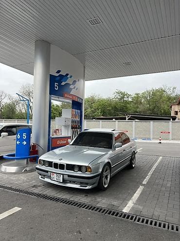 коллектор е34: BMW 5 series: 1990 г., 2.5 л, Механика, Бензин, Седан — 2