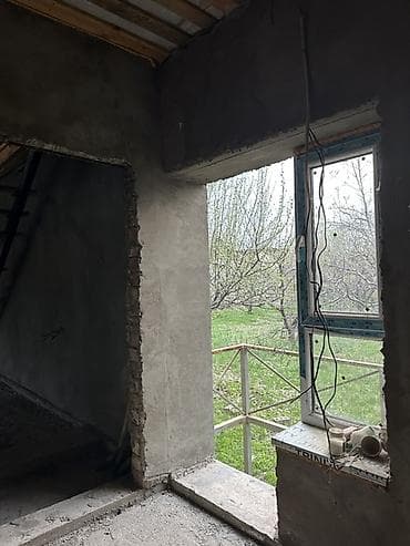 дом ак орго срочно: 🏠Продается 2-этажный дом под (ПСО) Площадь участка: 7 соток (по факту — 10