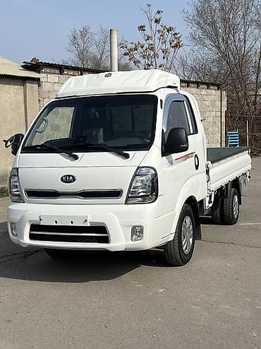 Kia BONGO: 2020 г., 2.4 л, Механика, Газ, Фургон