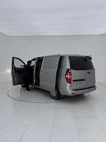 самое машина: Hyundai Starex: 2019 г., 2.5 л, Автомат, Дизель, Фургон — 6
