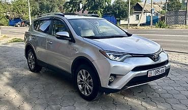 Toyota RAV4: 2015 г.