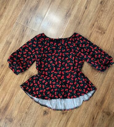 спортивное оборудование: Кофточка с баской, в хорошем состоянии — 2