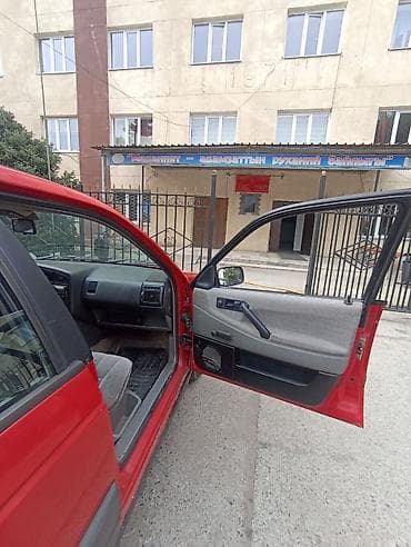 Volkswagen Passat Variant: 1992 г., 1.8 л, Механика, Бензин, Универсал — 10
