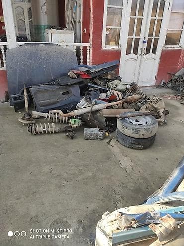 старые вещи: Кузов и запчасти ВАЗ (синий, 5‑дверный хэтчбек) на разбор. В наличии — 7