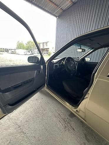 shevrolet blazer: Daewoo Nexia: 2010 г., Седан — 8