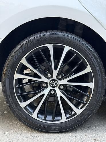 вент выход: Toyota Camry: 2019 г., 2.5 л, Автомат, Бензин, Седан — 6