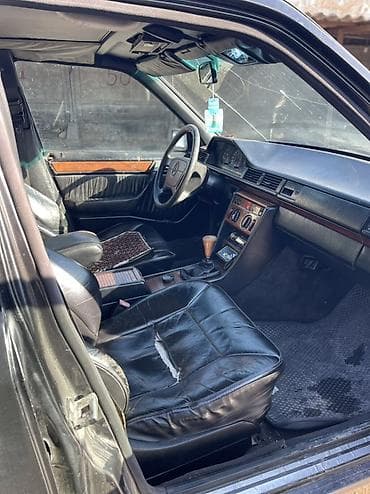 мерс124 каропка: Mercedes-Benz E-Class: 1993 г., 2.8 л, Ручные, Бензин, Седан — 5