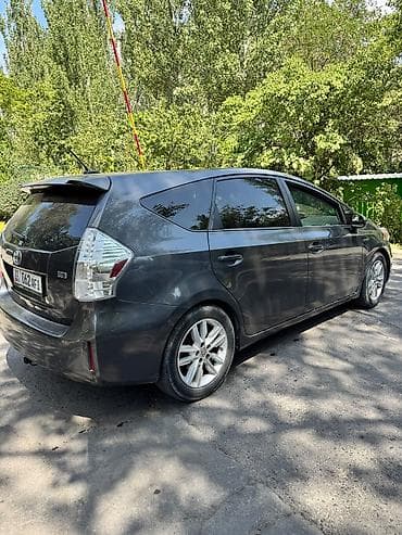 byd e9: Toyota Prius V: 2012 г., 1.8 л, Вариатор, Гибрид, Универсал — 5