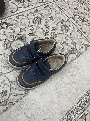 dr martins: Продаю детскую обувь в хорошем состоянии цены от 300 и 500 сом 1) — 6