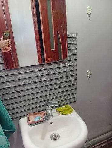 Бөлмөлөрдү ижарага берүү: Сдаю комнату за восемь тысяч в хорошем районе рядом есть глобус — 8