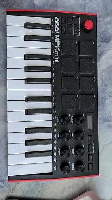 музыкальные: AKAI Professional MPK mini — компактный MIDI‑контроллер для продакшна — 1