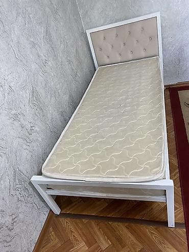 одно спалный кровать: Односпальная кровать, Б/у, С матрасом, длина - 190 см — 1