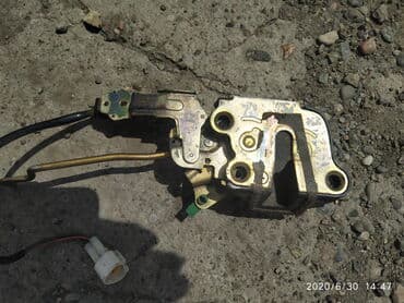 изготовление чип ключа для автомобиля: Isuzu Bighorn Замок дверной центральный, Исузу Бигхорн замок дверной — 1