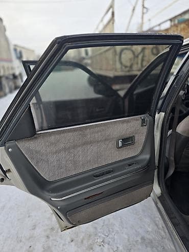 марх 2: Mazda 626: 1989 г., Механика, Бензин, Седан — 10