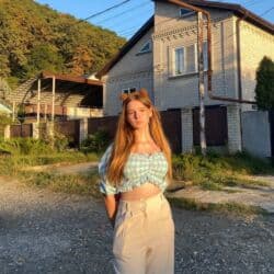 требуется официантка: Официант. До 1 года опыта — 2