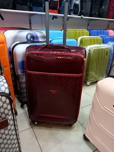 чемоданы сумки: Чемоданы
маленький 2100сом
средний 4000сом — 3