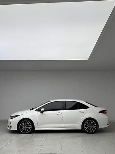 corolla 2016: Toyota Corolla: 2021 г., 1.8 л, Гибрид, Седан — 4