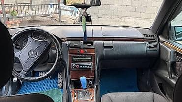 Mercedes-Benz E-Class: 1995 г., 3.2 л, Автомат, Газ, Седан — 8