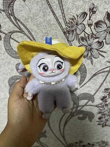 зайчи: Брелок-игрушка MINISO «Зайчик в шляпе» - Милый зайчик с мягким — 1