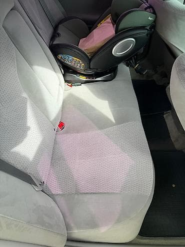 рассматриваю варианты: Toyota Camry: 2010 г., 2.5 л, Автомат, Бензин, Седан — 8